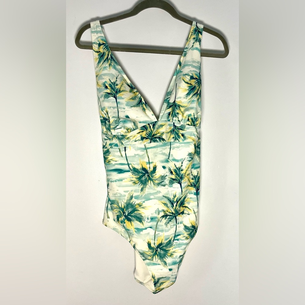 NWT XXL Old Navy Deep-V One-Piece Bathing Suit - Picture 3 of 9